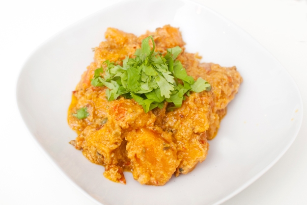GRESSKARCURRY: Gresskar, vårløk, hvitløk og tomater kokes sammen i en indisk krydra kremet saus. 